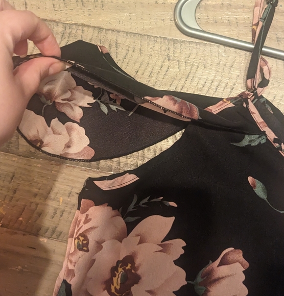 Floral top - Picture 2 of 4